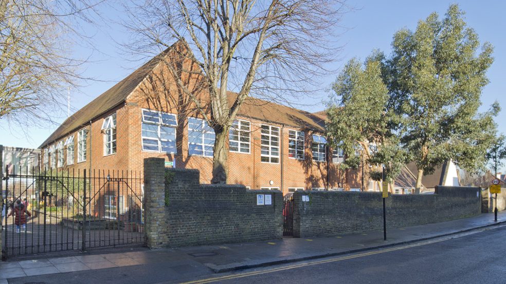 Highgate-Primary-School Just north of East Finchley